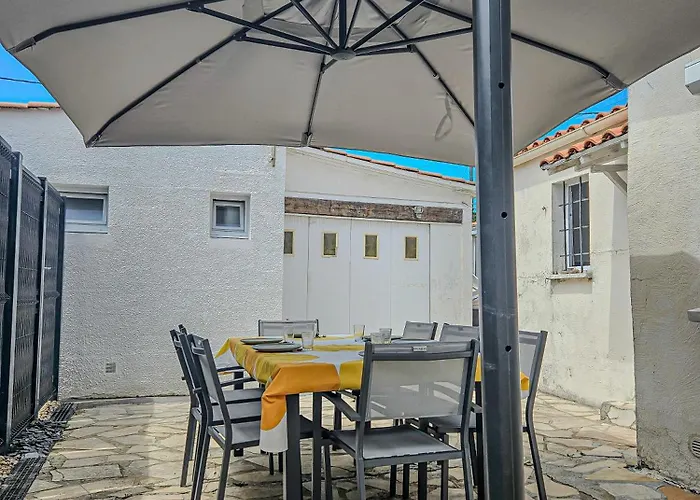 Le Grand Horizon Rochelais, A 5min, Parking בית נופש